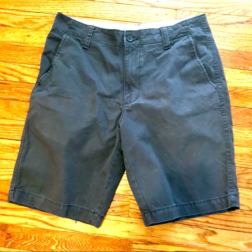 Mens Old Navy shorts. Sz 32. Gently used.